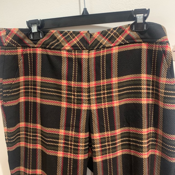 Trina Turk NEW WITH OUT TAGS, size 10 plaid pants - Picture 4 of 6